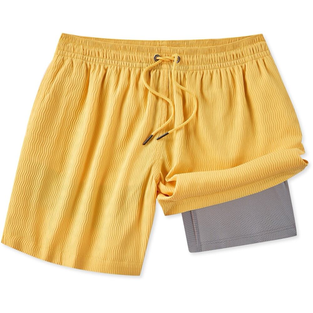 Chubbies Men Yellow Textured Swim Trunks 5.5” Inseam Mesh Lined Size Medium NWT